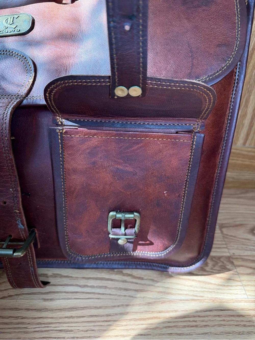 Cuero brand Vintage Leather Laptop Messenger Bag.Never used. Has long strap